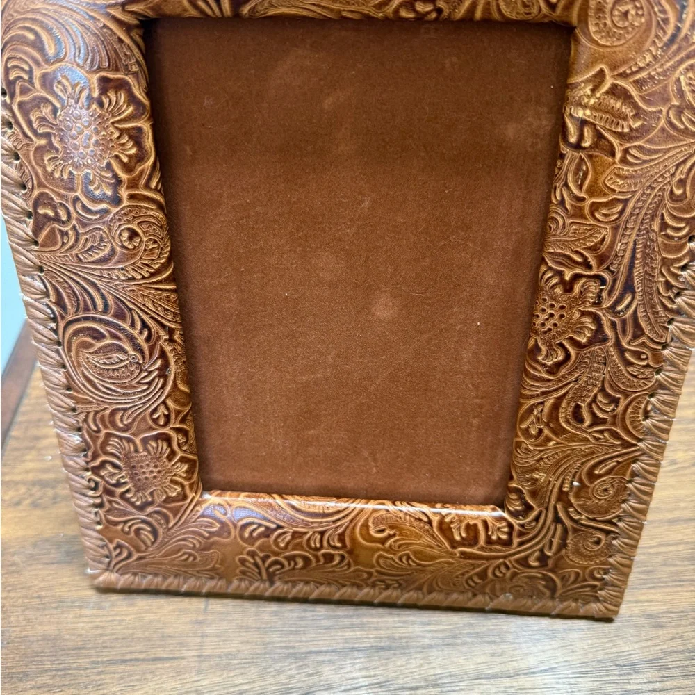 Light Brown‎ Leather Picture Frame with Velvet lining